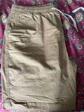Old Navy Khaki Drawstring Hybrid Shorts